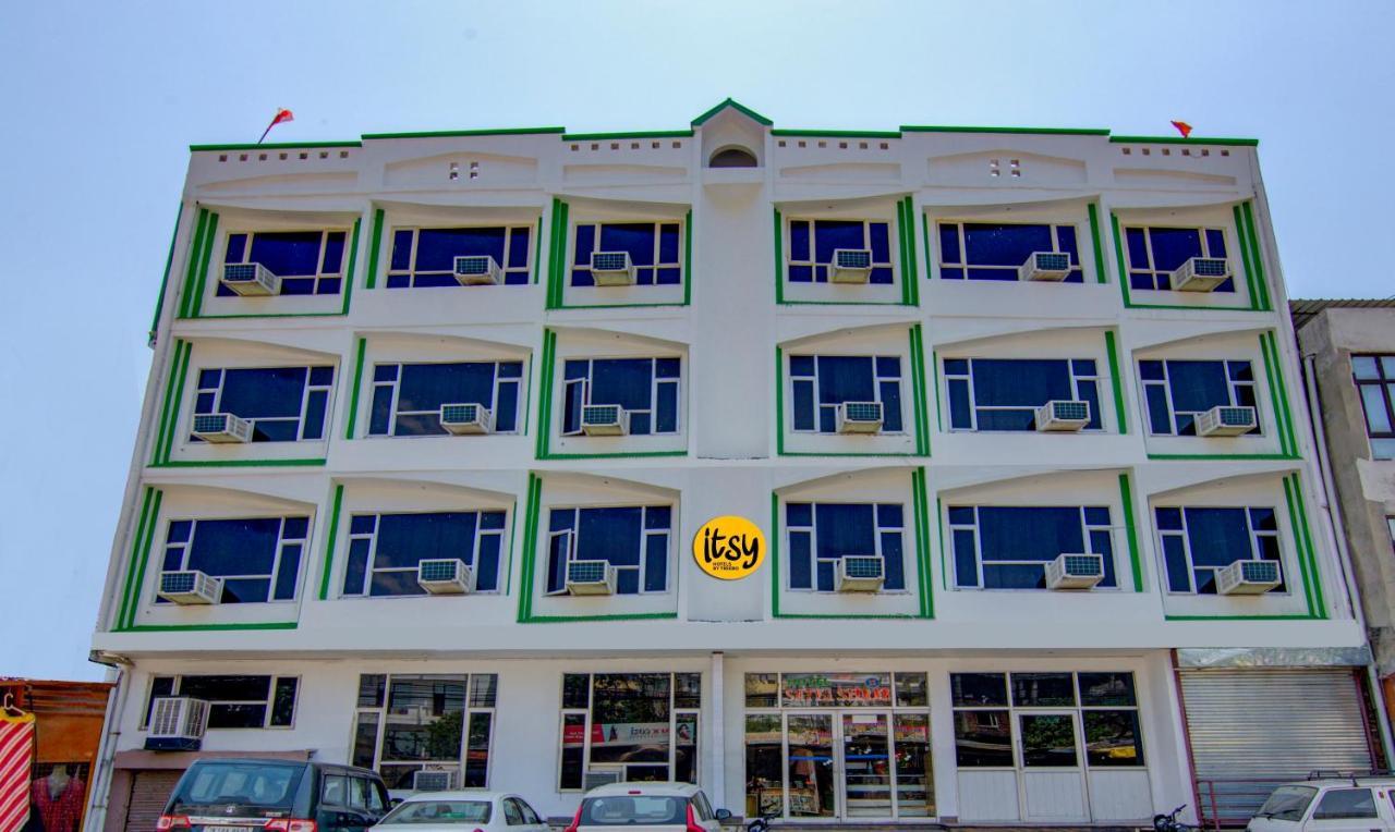 Itsy Hotels Satya Shree Katra  Luaran gambar