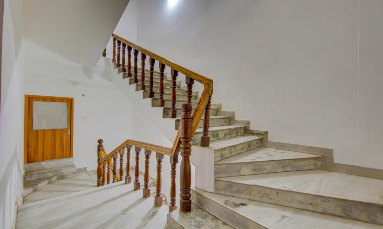 Itsy Hotels Satya Shree Katra  Luaran gambar